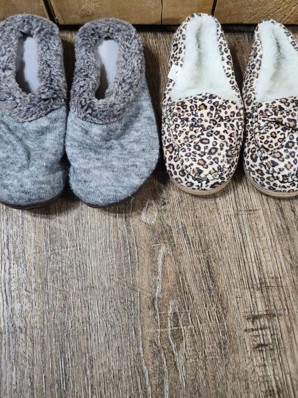 Dearfoams /unbranded big girls house shoes size small 5-6